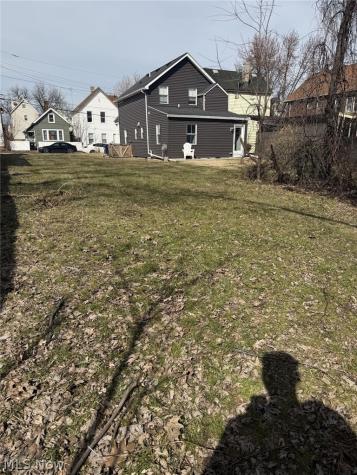 2825 York Avenue Cleveland OH 44113