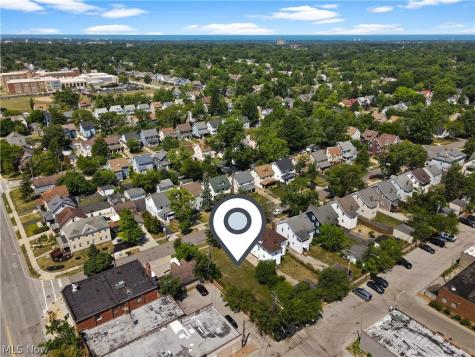 2127 Hampstead Road Cleveland Heights OH 44118