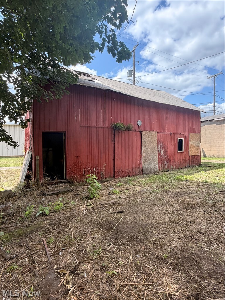 327 S 3rd Street Coshocton OH 43812