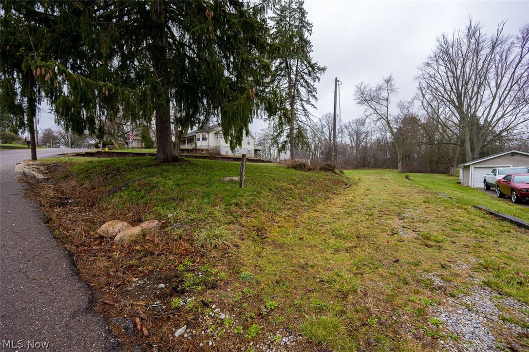 1713 Woods Road Akron OH 44306