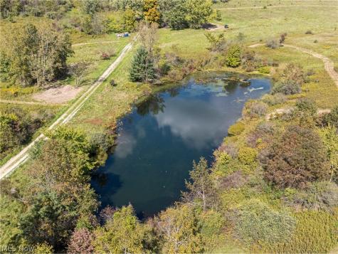 7145 Bluebird Road East Canton OH 44730