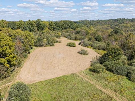 7145 Bluebird Road East Canton OH 44730