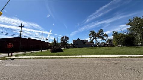 28 E Federal Street Niles OH 44446