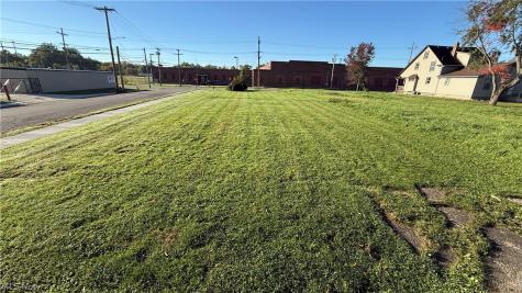 28 E Federal Street Niles OH 44446