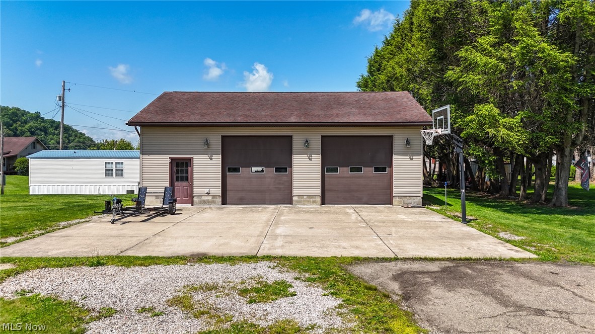 6 Gale Avenue Newport OH 45768