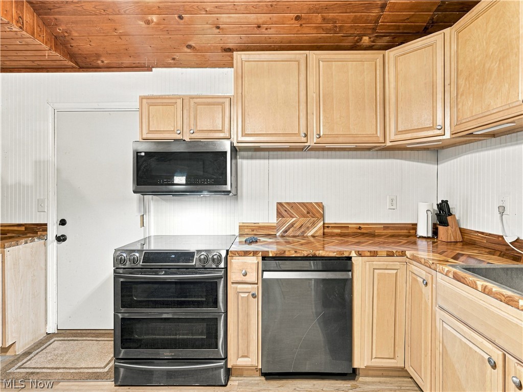 6167 County Road 14 Corning OH 43730