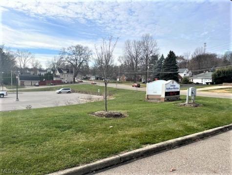 303 W State Street Barberton OH 44203