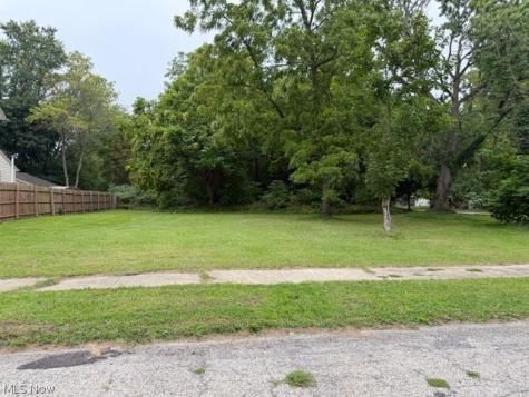 1412 E 61st Street Cleveland OH 44103