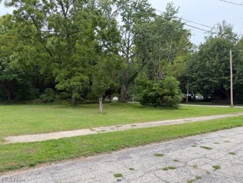1412 E 61st Street Cleveland OH 44103