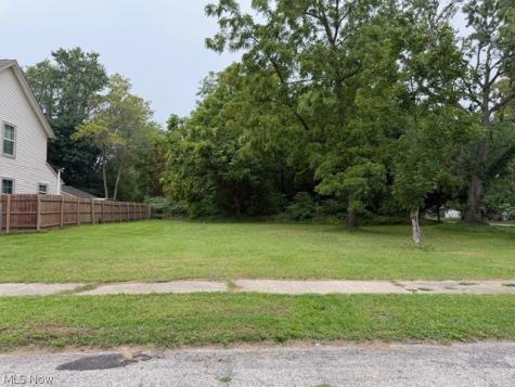 1412 E 61st Street Cleveland OH 44103
