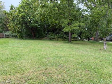1412 E 61st Street Cleveland OH 44103