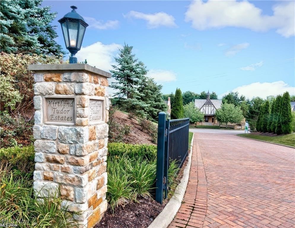 4325 Tudor Drive Willoughby OH 44094