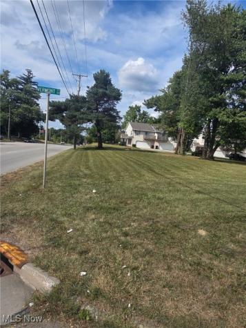 Cleveland Avenue NW North Canton OH 44720