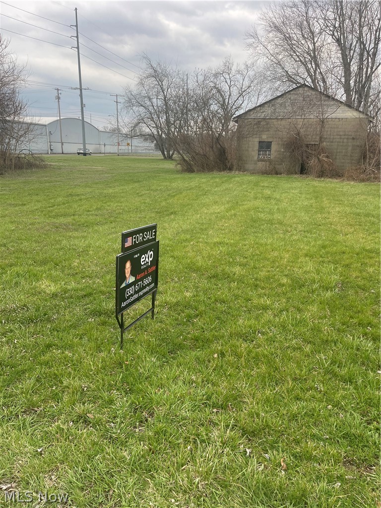 Irwin Place NE Canton OH 44705