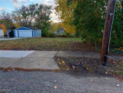 1076 Belleview Avenue Barberton OH 44203