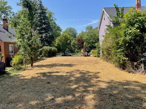 1005 Woodview Road Cleveland Heights OH 44121