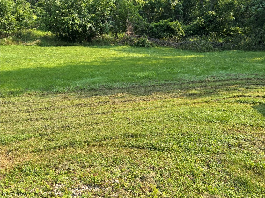 8070 Pinoak Drive SW Carrollton OH 44615