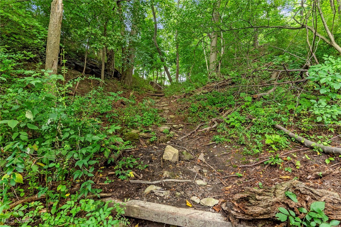 3337 Lake Road W Ashtabula OH 44004