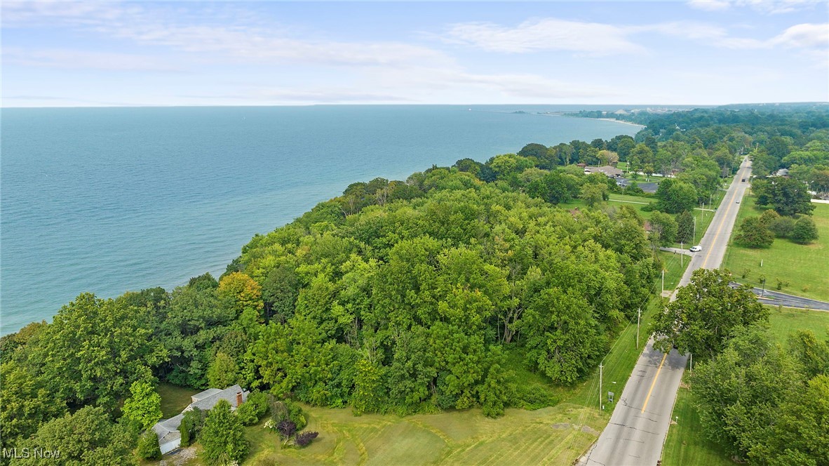 3337 Lake Road W Ashtabula OH 44004