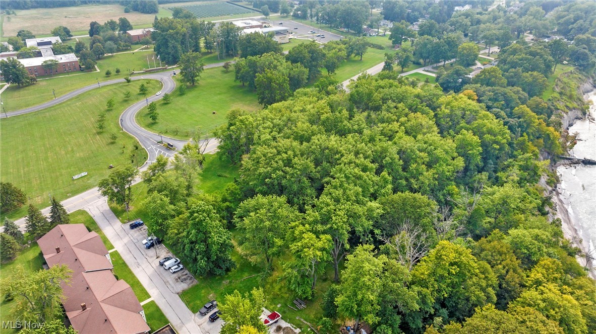 3337 Lake Road W Ashtabula OH 44004