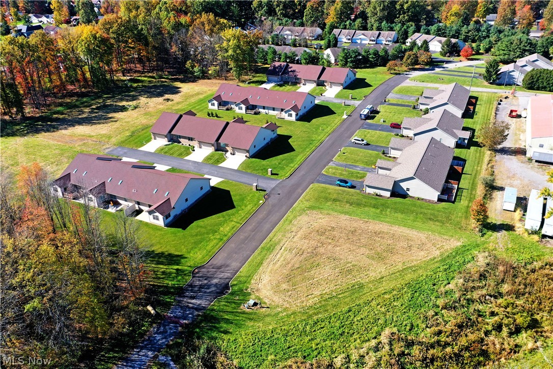 10 Bayview Circle Cortland OH 44410