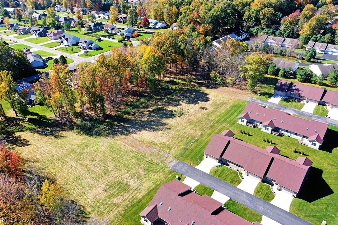 10 Bayview Circle Cortland OH 44410