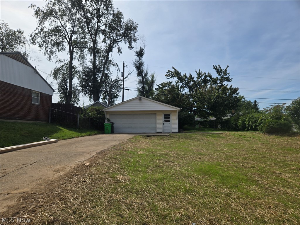2518 Cathy Drive NE Canton OH 44705