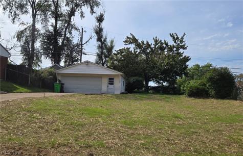 2518 Cathy Drive NE Canton OH 44705