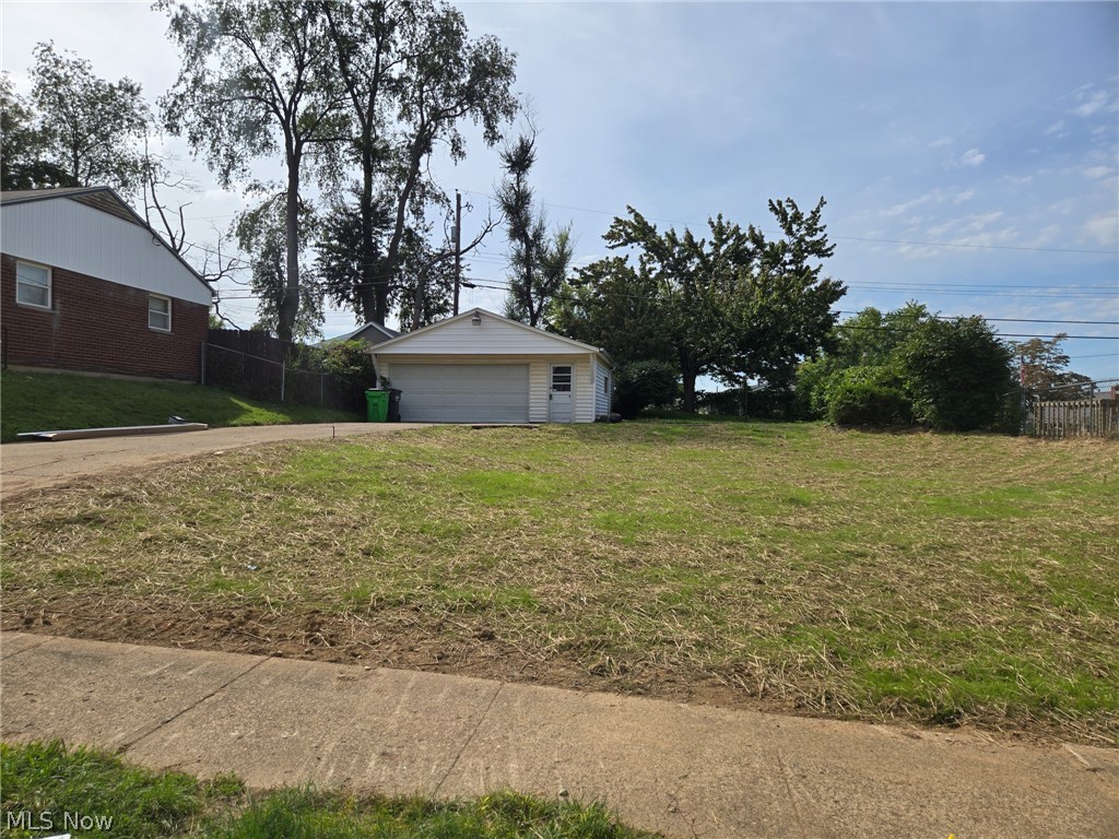 2518 Cathy Drive NE Canton OH 44705