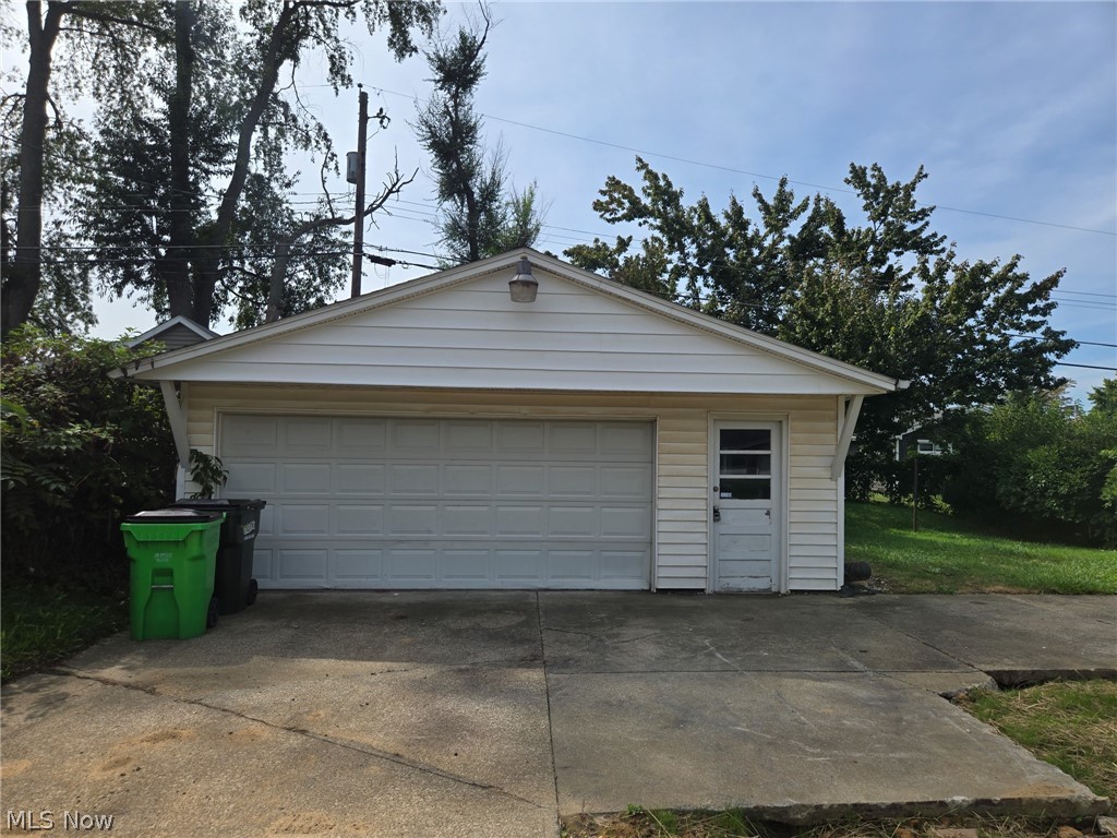 2518 Cathy Drive NE Canton OH 44705