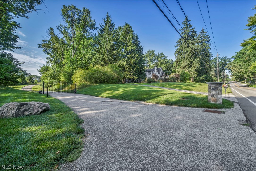 6610 E Wallings Road Brecksville OH 44141