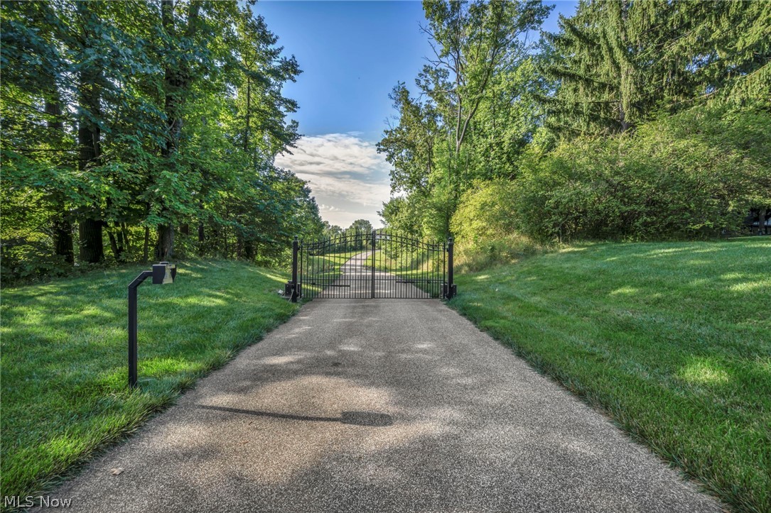 6610 E Wallings Road Brecksville OH 44141