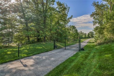 6610 E Wallings Road Brecksville OH 44141