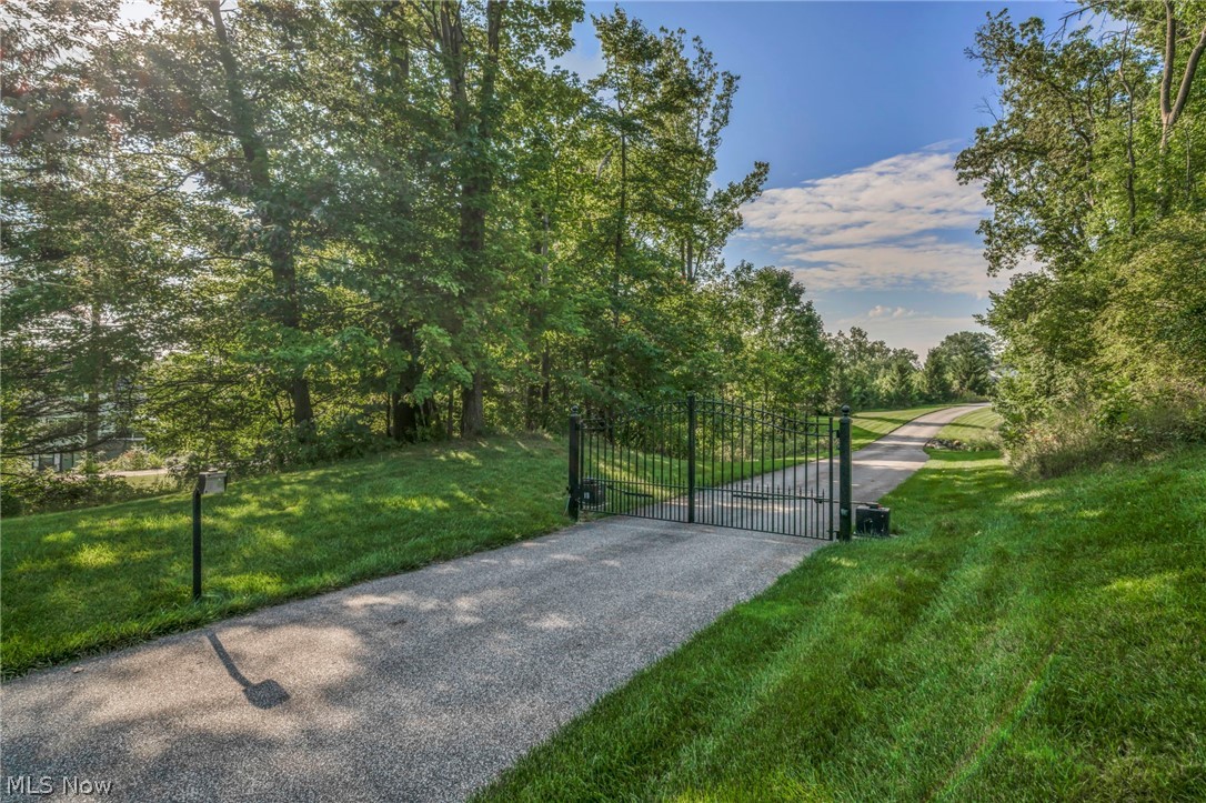 6610 E Wallings Road Brecksville OH 44141