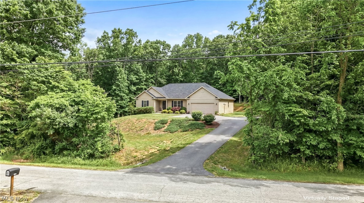 Tomahawk Drive Negley OH 44441
