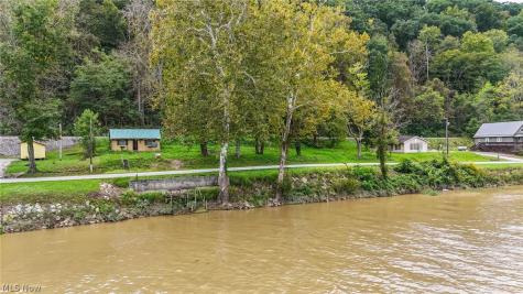 9223 Muskingum River Road Lowell OH 45744