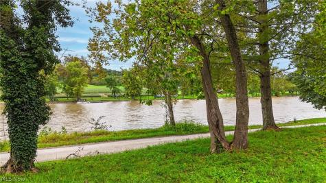 9223 Muskingum River Road Lowell OH 45744