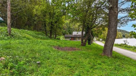 9223 Muskingum River Road Lowell OH 45744