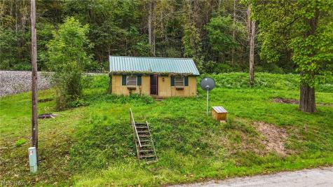 9223 Muskingum River Road Lowell OH 45744