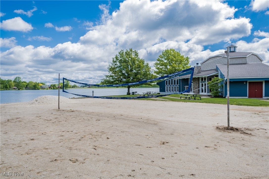 3025-3026 Cinnamon Drive W West Salem OH 44287