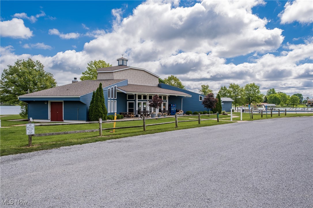 3025-3026 Cinnamon Drive W West Salem OH 44287