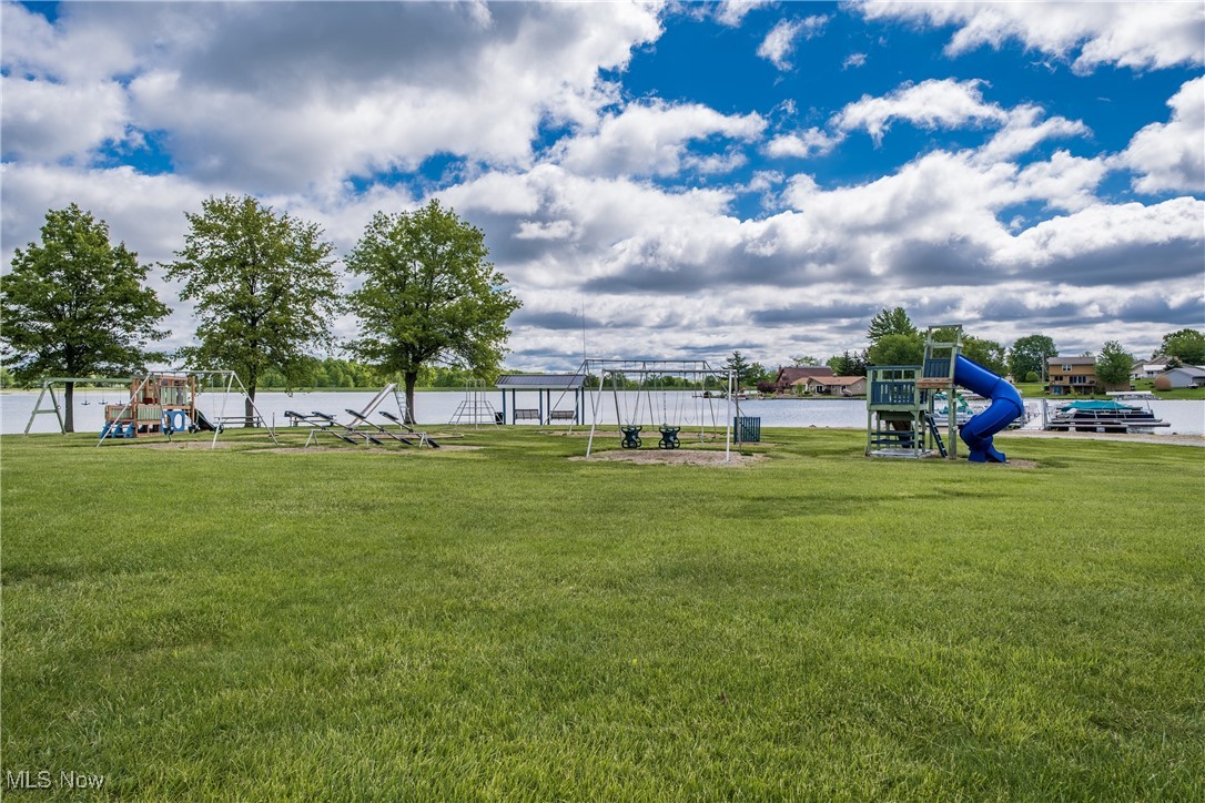 3025-3026 Cinnamon Drive W West Salem OH 44287