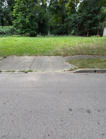 116 Charles Street Akron OH 44304