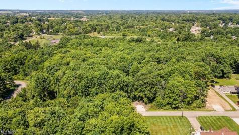 29 Colony Drive Alliance OH 44601