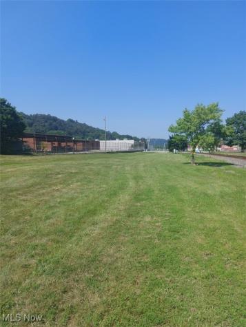6TH Avenue N Steubenville OH 43952