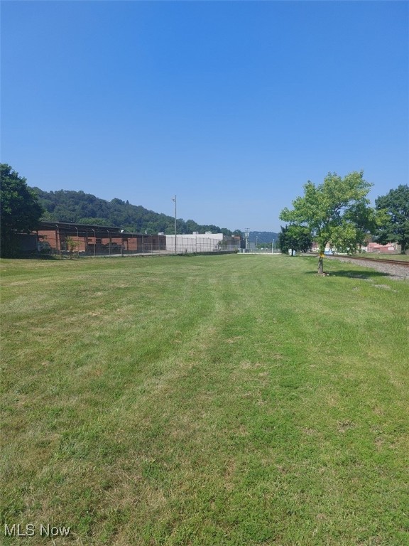 6TH Avenue N Steubenville OH 43952