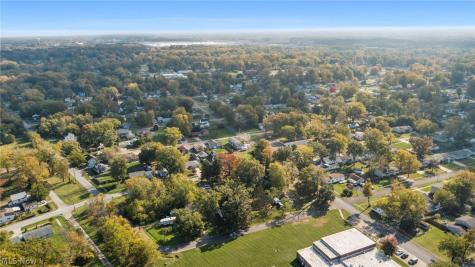 559 Pasadena Avenue Sheffield Lake OH 44054