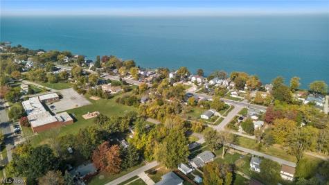 559 Pasadena Avenue Sheffield Lake OH 44054