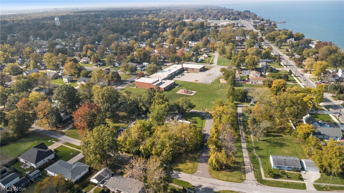 559 Pasadena Avenue Sheffield Lake OH 44054