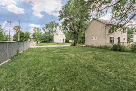 7902 Melrose Avenue Cleveland OH 44103